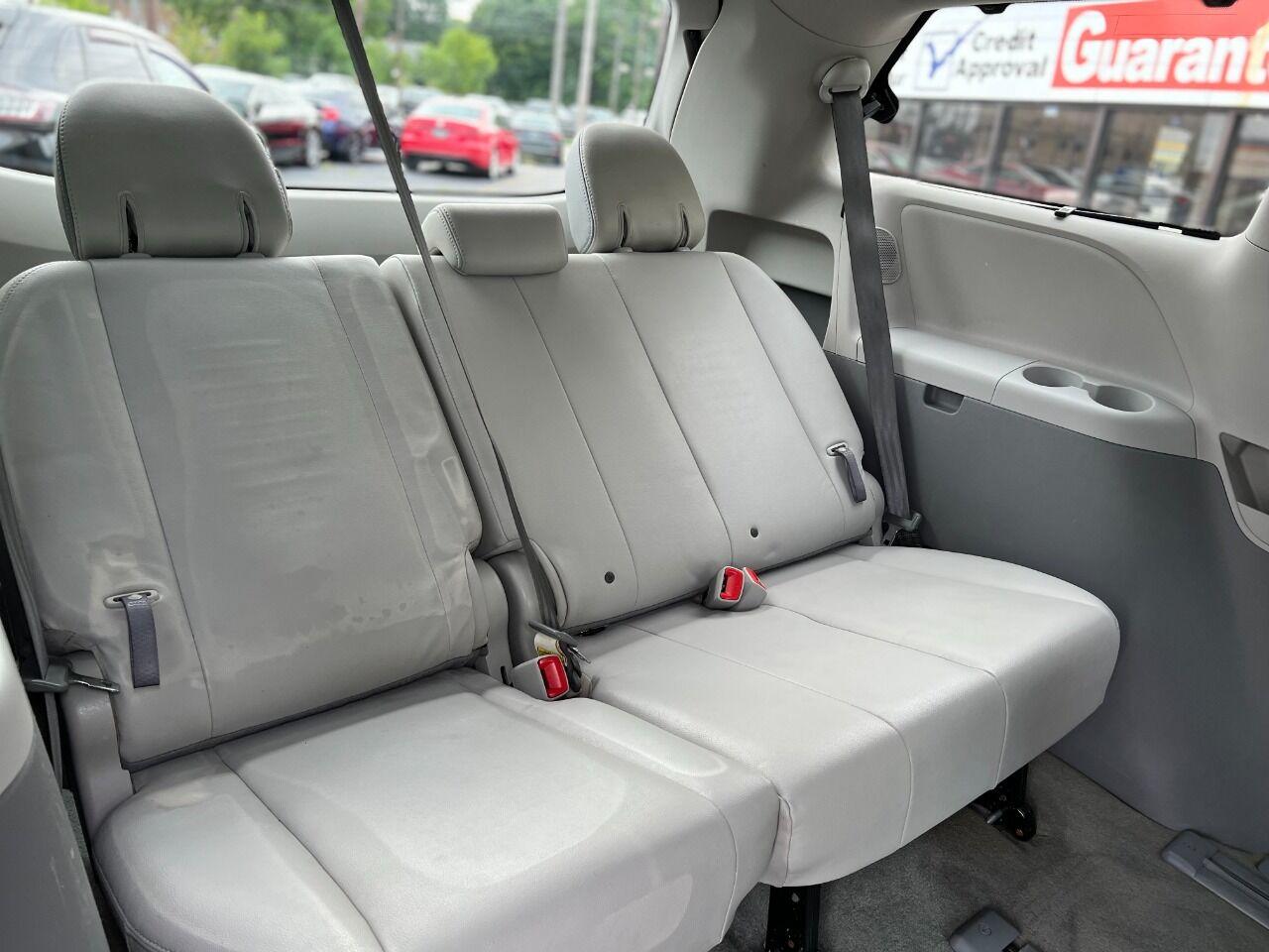 2011 Toyota Sienna Limited 7 Passenger AWD 4dr Mini Van